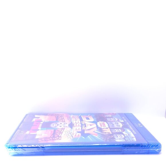 Thomas & Friends Day of the Diesels Blu-ray + DVD (Bilingual) New Sealed - Picture 3 of 6